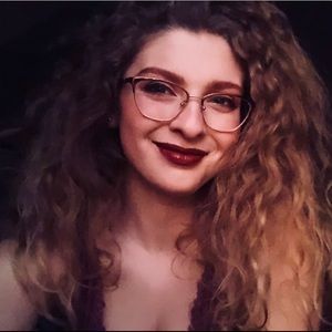 Meet your Posher, Rebecca